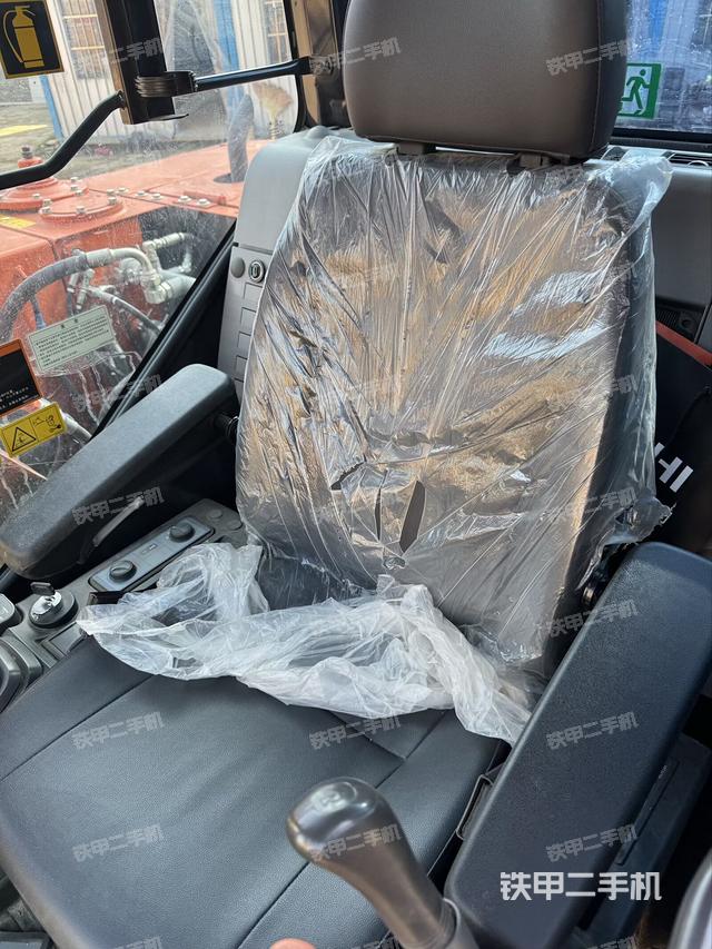 驾驶室整体（整机外观）