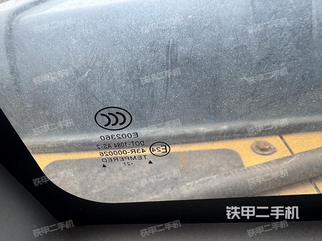 后窗玻璃角标（驾驶室部分）