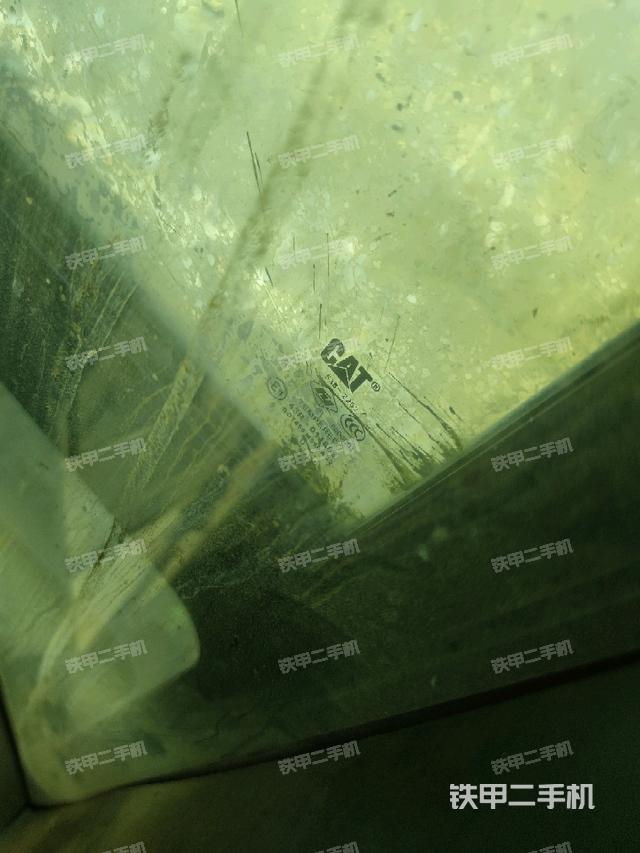 右侧玻璃角标（驾驶室部分）