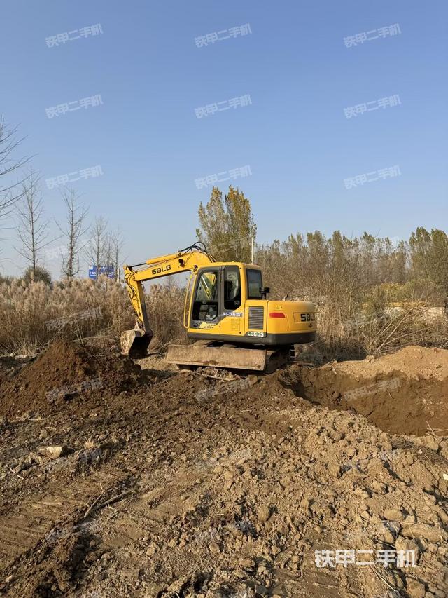 山东临工E685F挖掘机