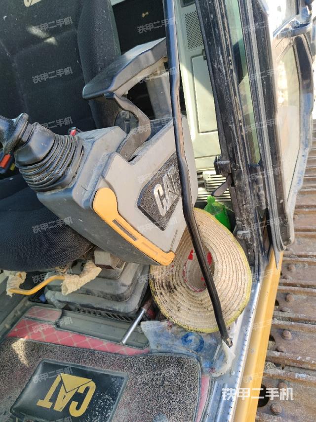 座椅左侧控制台/音响/含左手柄（驾驶室部分）