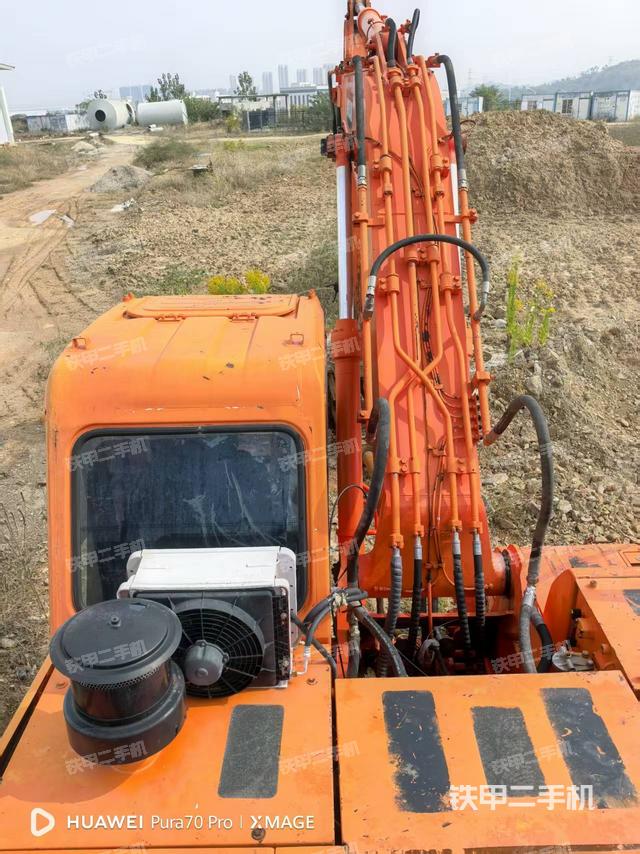 大臂背部俯視（工作和回轉(zhuǎn)裝置）