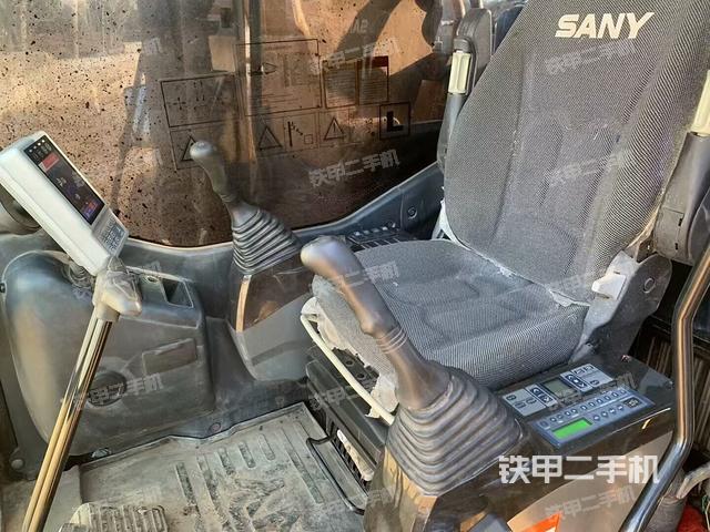 駕駛室整體（整機(jī)外觀）