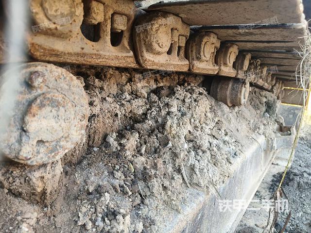 單側(cè)履帶整體（整機(jī)外觀）