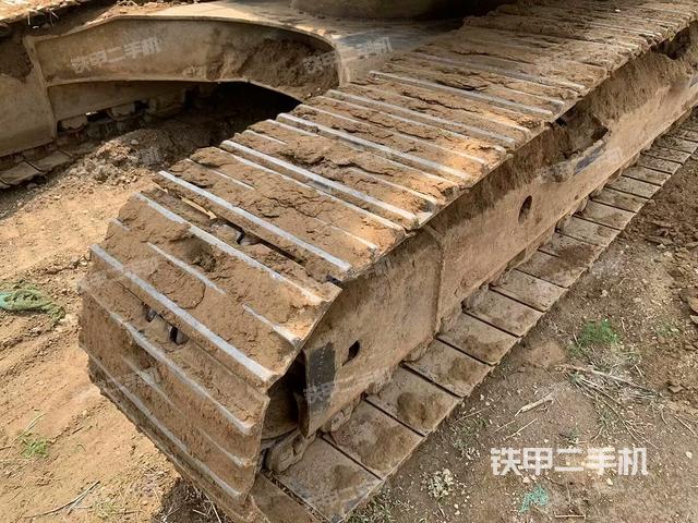 單側(cè)履帶整體（整機(jī)外觀）