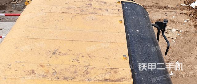 驾驶室顶部（整机外观）