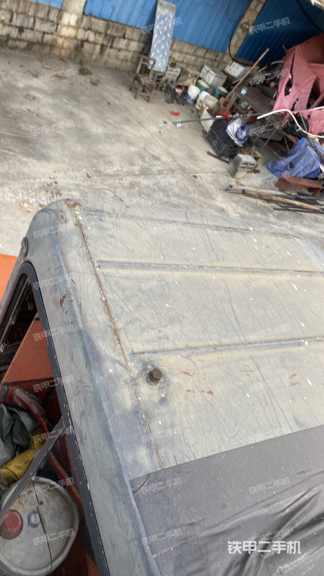 駕駛室頂部（整機(jī)外觀）