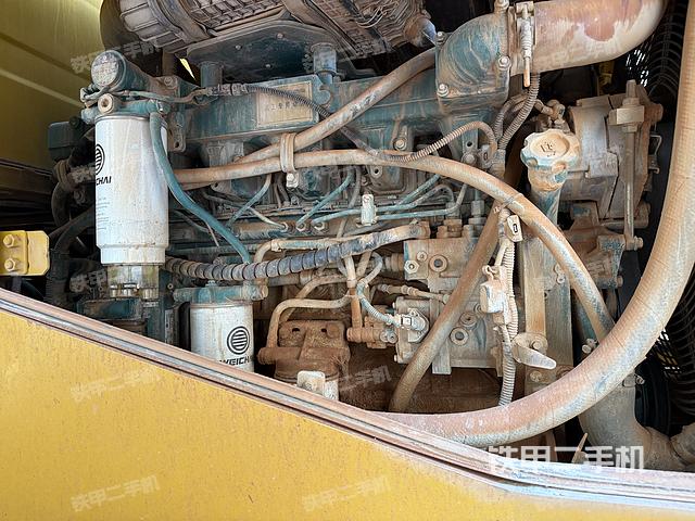 發(fā)動機右側(cè)（整機外觀及大件）