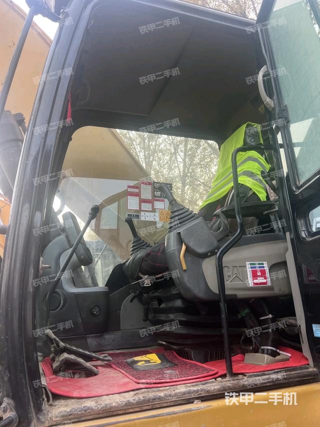 驾驶室整体（整机外观）