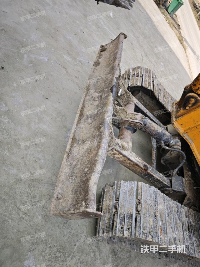 转盘和下车架正前（工作和回转装置）