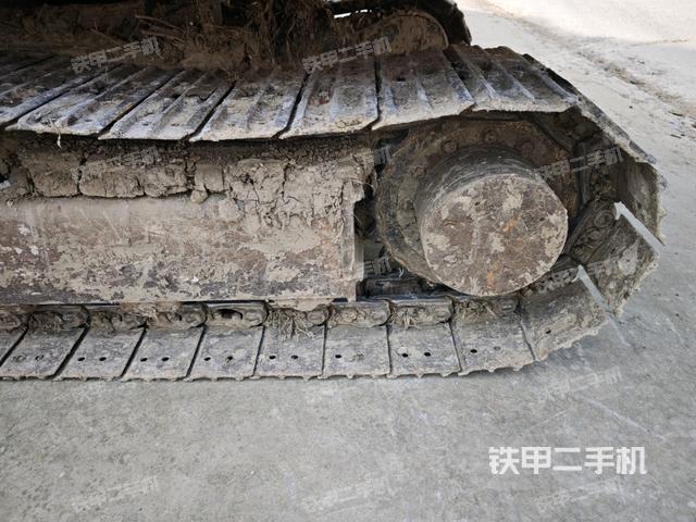 右驱动轮（行走机构）