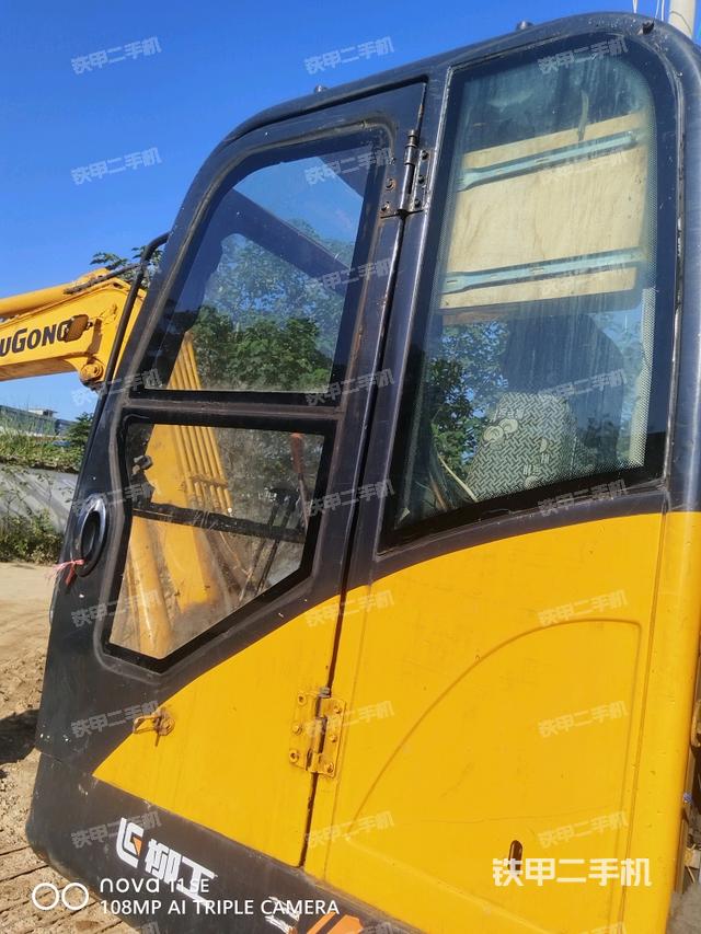 駕駛室頂部（整機(jī)外觀）