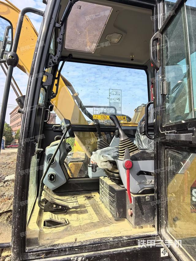 后窗玻璃角标（驾驶室部分）