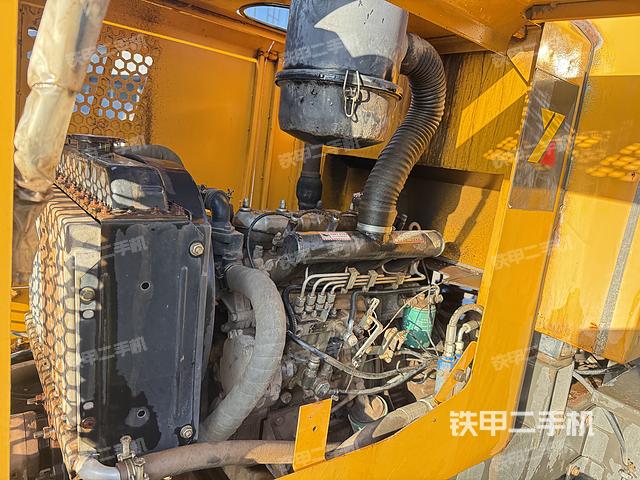 發(fā)動機右側（整機外觀及大件）