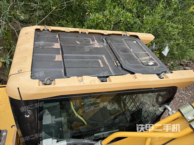 駕駛室頂部俯視（上車部件）