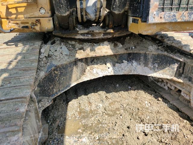 轉(zhuǎn)盤和下車架正前（工作和回轉(zhuǎn)裝置）