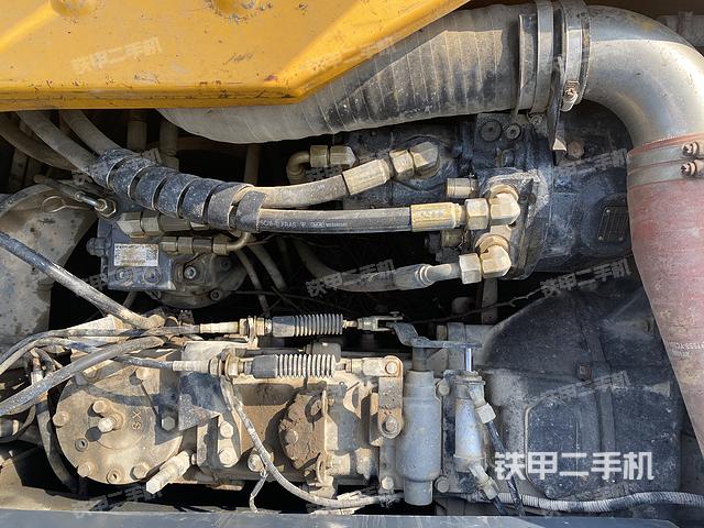 回转马达和主控阀（整机外观）