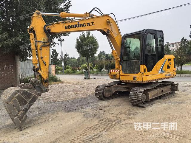 龙工LG6075挖掘机