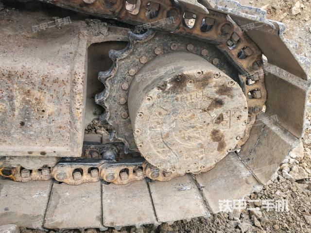 右驱动轮（行走机构）