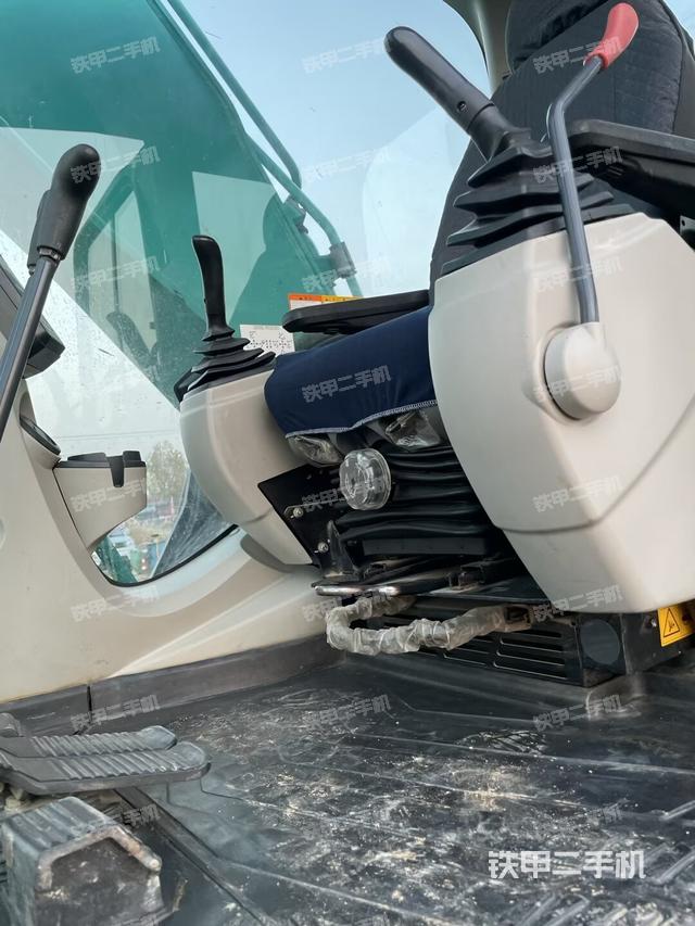 驾驶室整体（整机外观）