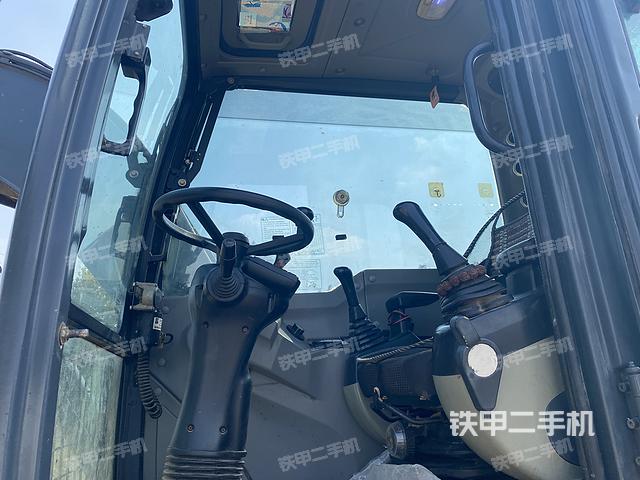 驾驶室整体（整机外观）