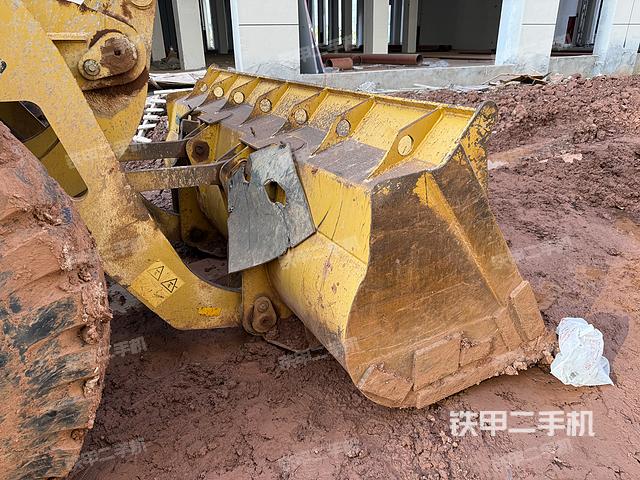 工作裝置整體（整機外觀及大件）