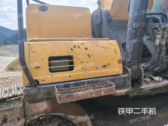 小臂整体右前（工作和回转装置）