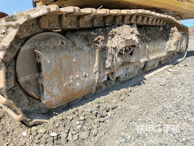 左側(cè)履帶整體?（行走機(jī)構(gòu)）