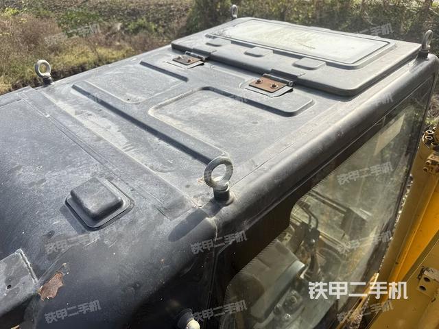 驾驶室顶部（整机外观）