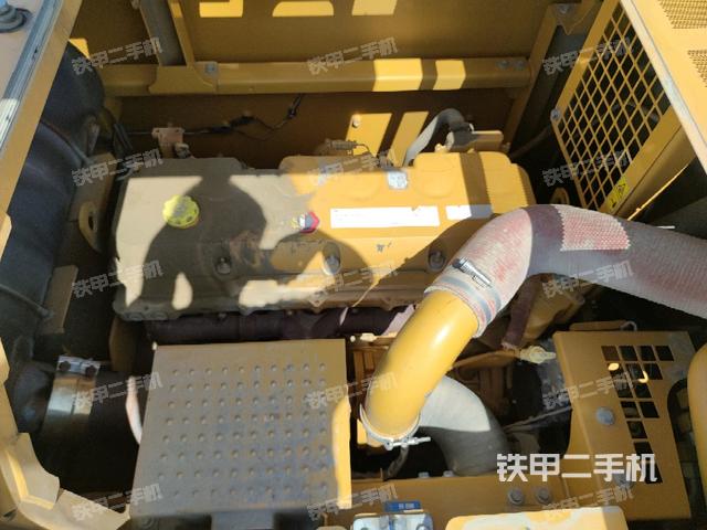 發(fā)動(dòng)機(jī)室（上車部件）