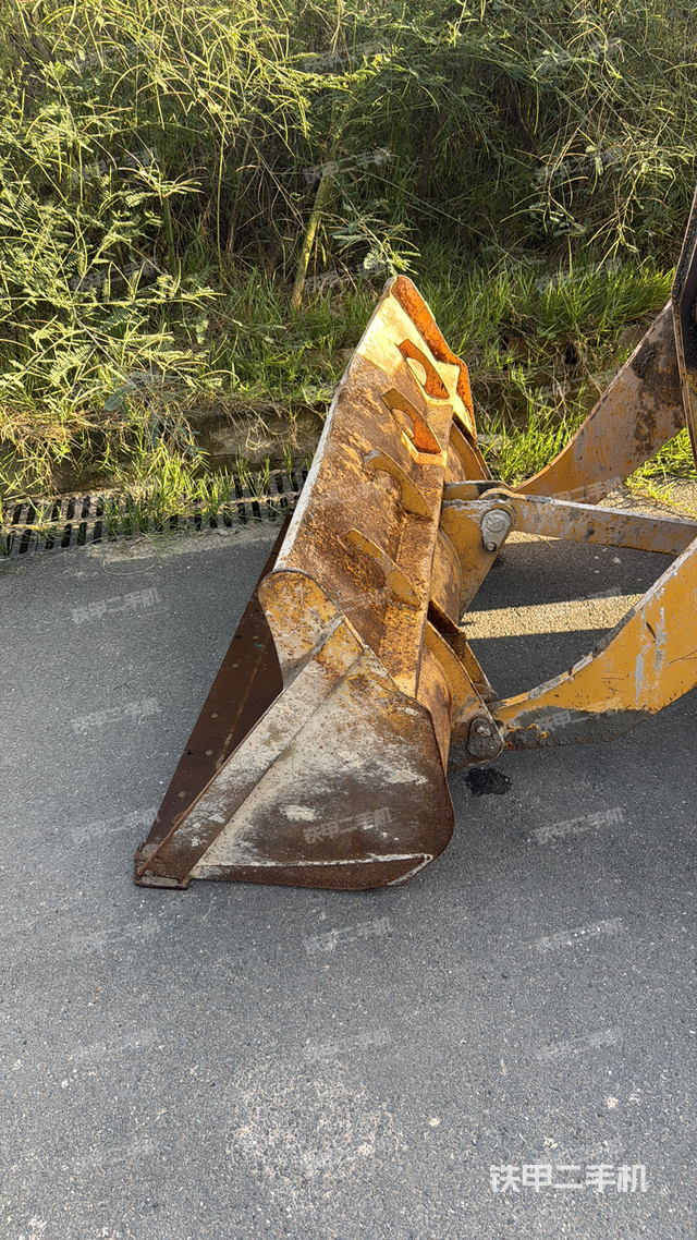 工作裝置整體（整機外觀及大件）