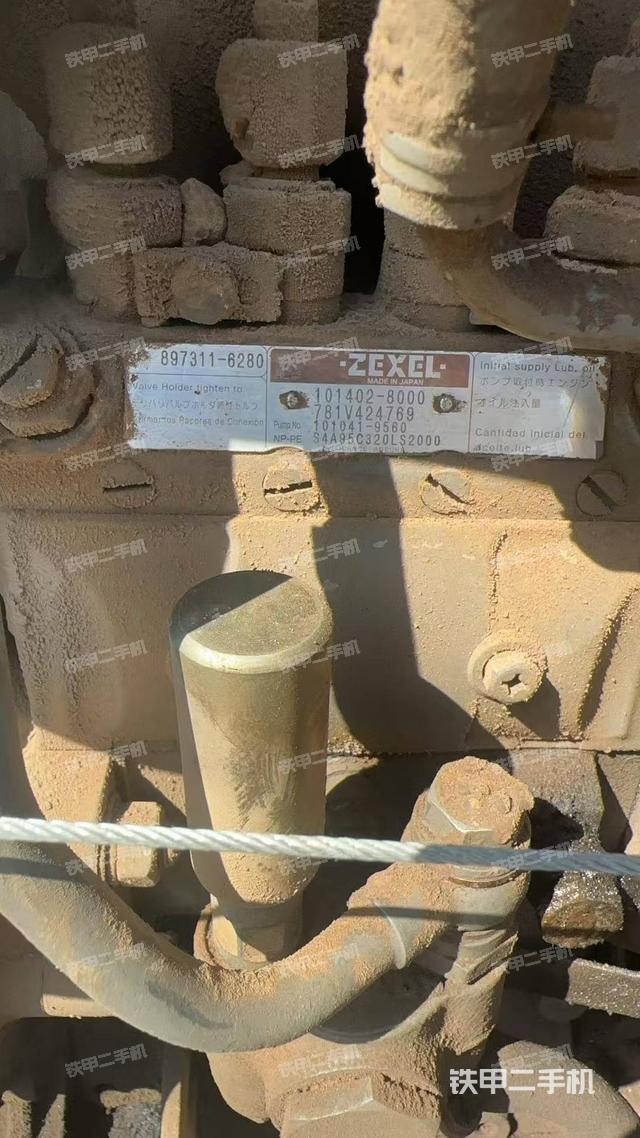 驾驶室顶部（整机外观）