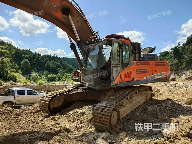 大臂油缸整體?豎拍（工作和回轉(zhuǎn)裝置）