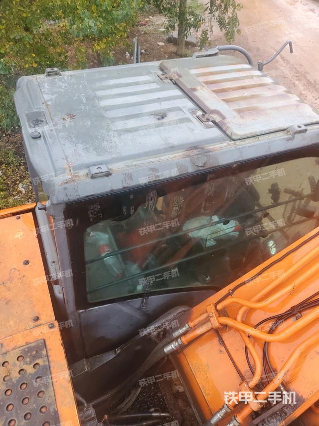 駕駛室頂部（整機(jī)外觀）