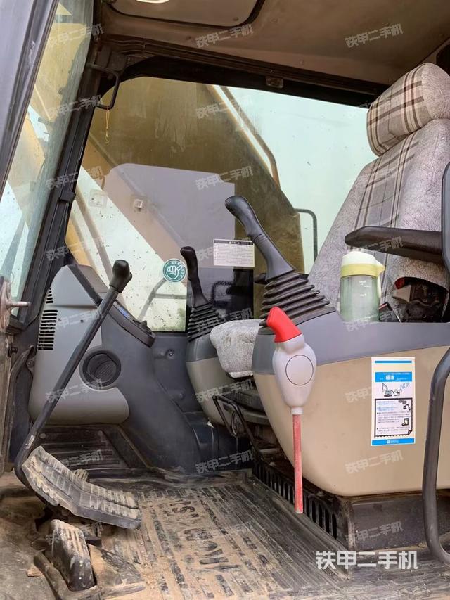 駕駛室整體（整機(jī)外觀）