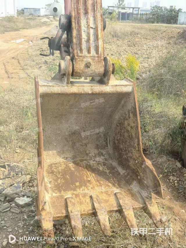 鏟斗右后整體（工作和回轉(zhuǎn)裝置）