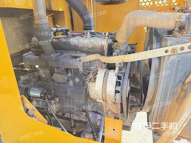 發(fā)動機左側（整機外觀及大件）