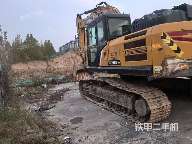 駕駛室整體（整機外觀）