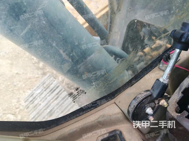 后窗玻璃角标（驾驶室部分）