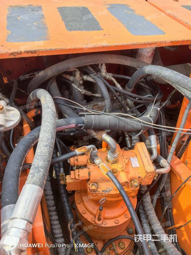 回轉(zhuǎn)馬達(dá)（上車部件）