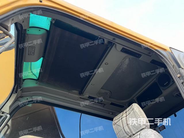 驾驶室顶部（整机外观）