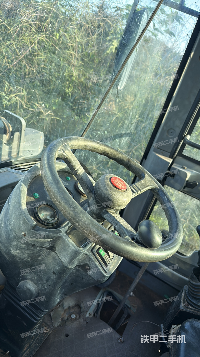 駕駛室操作臺（整機外觀及大件）