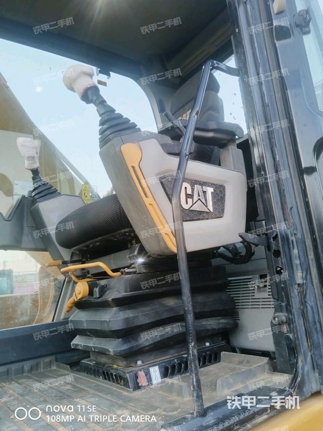 右侧玻璃角标（驾驶室部分）