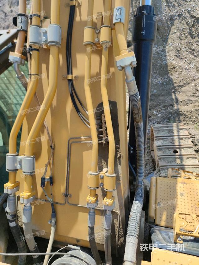 大臂背部俯視（工作和回轉(zhuǎn)裝置）