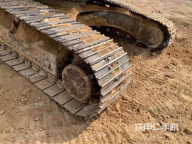 單側(cè)履帶整體（整機(jī)外觀）