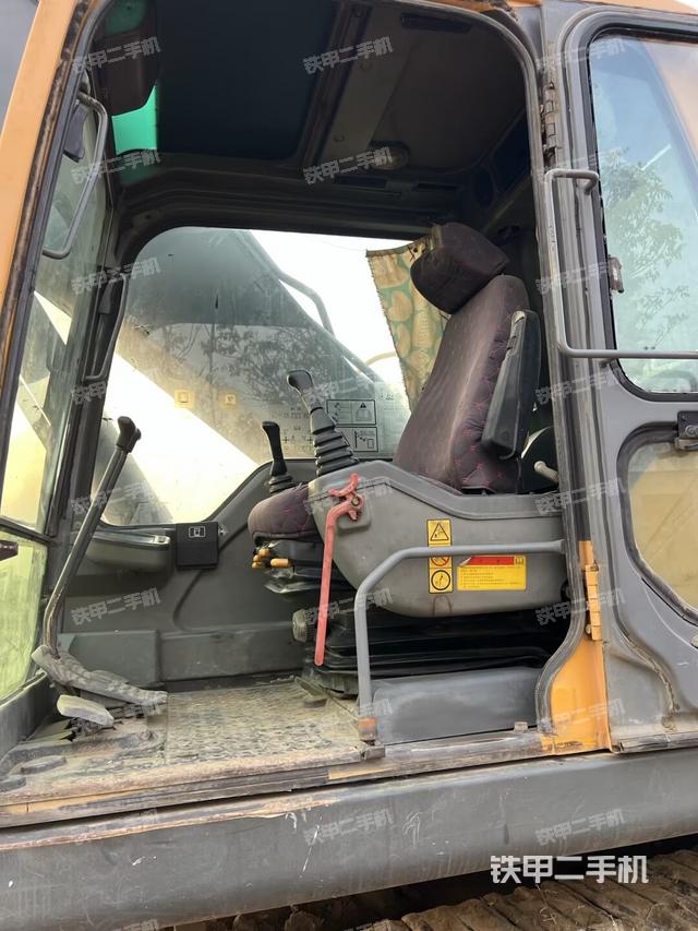 駕駛室整體（整機(jī)外觀）