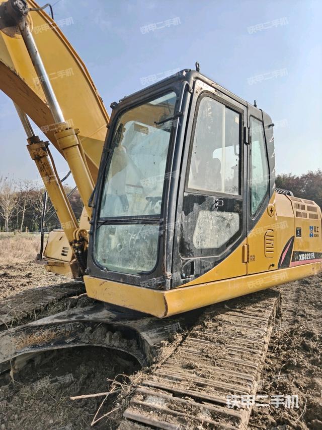 驾驶室整体（整机外观）