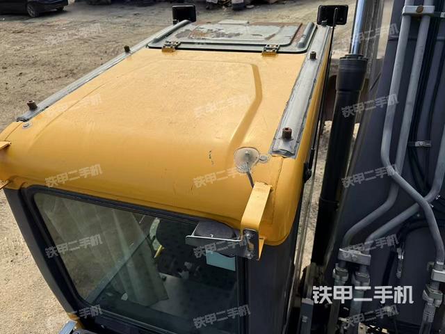 駕駛室頂部（整機(jī)外觀）