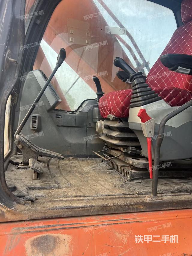 驾驶室整体（整机外观）