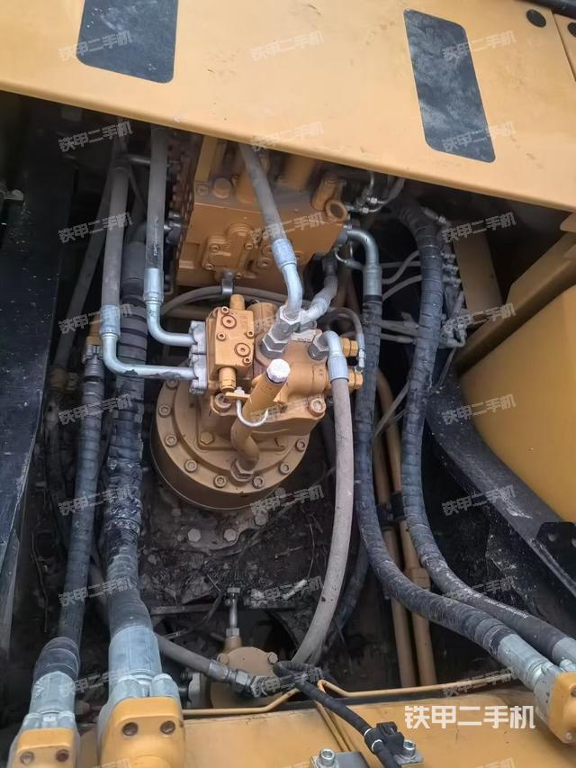 回轉(zhuǎn)馬達和主控閥（整機外觀）